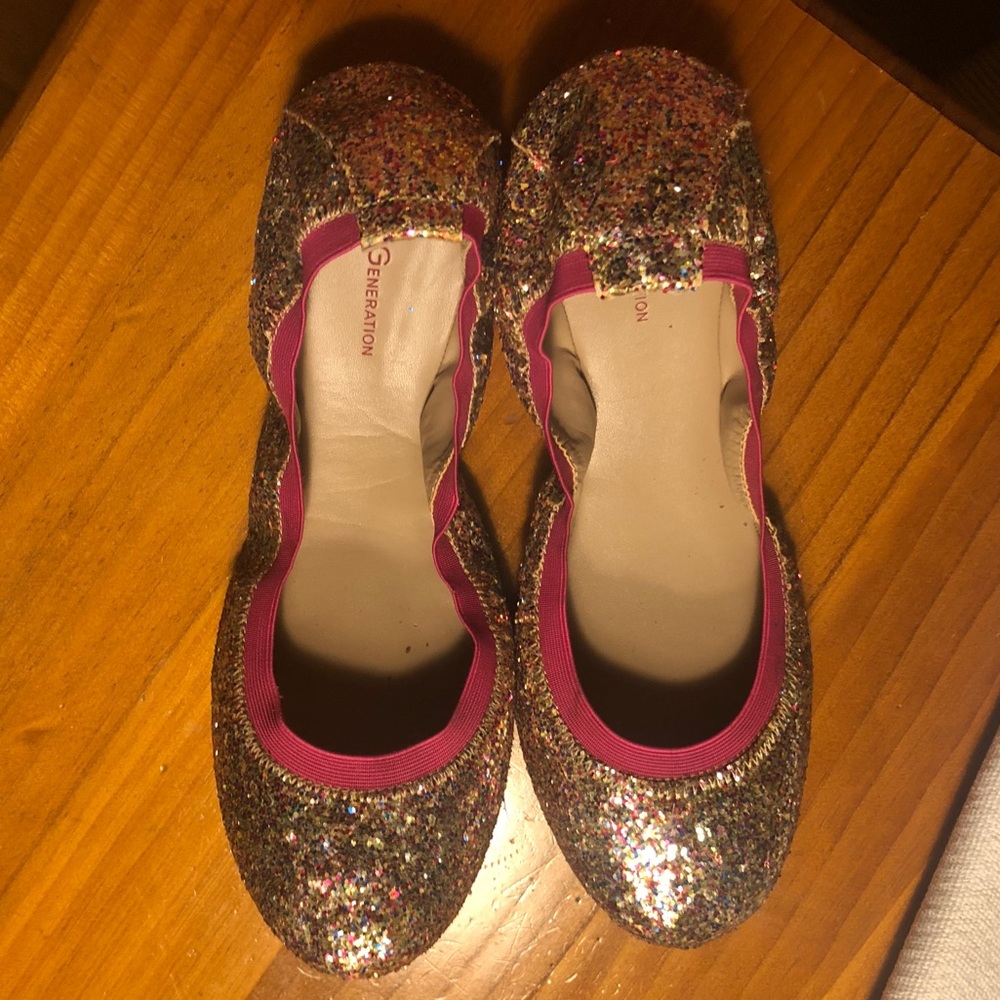 BCBG pink sparkle flats!